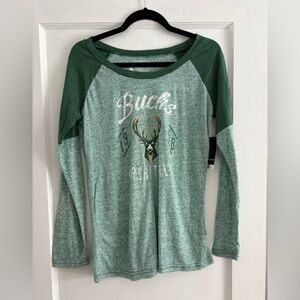 NWT Women's NBA Milwaukee Bucks Long-Sleeve T-Shirt Size Large